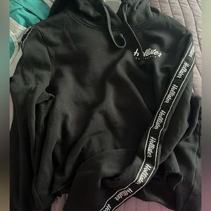 black hollister cropped hoodie